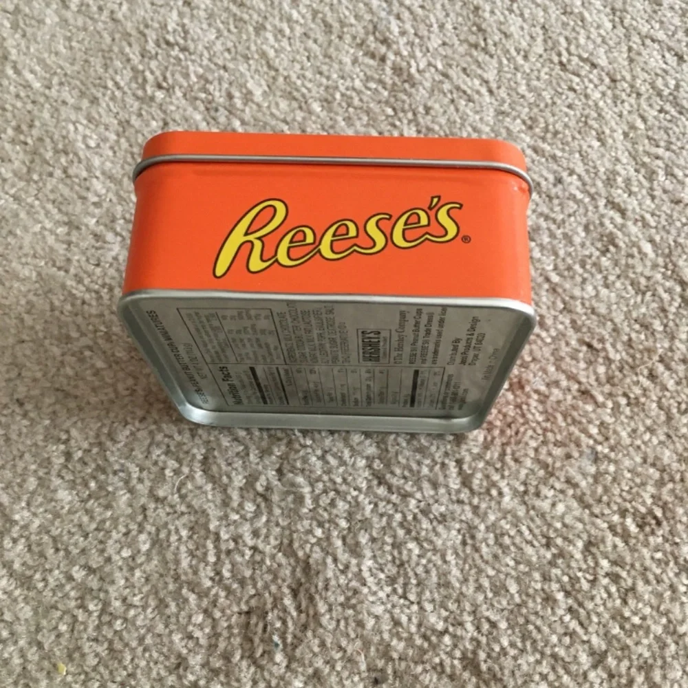 Repop Reese’s Tin - Picture 2 of 7